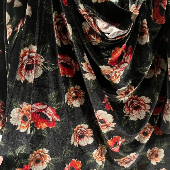 Velvet Floral Cottagecore/Witchy Top - Picture 6 of 7